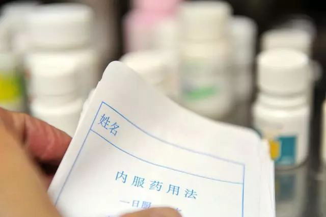 关于痛风用药：非布司他片适合长期服用吗？会有副作用吗？